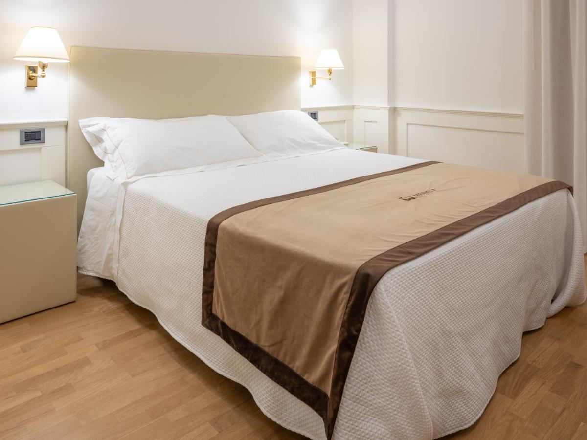 Mirabella Hotel Mirabella Eclano ภายนอก รูปภาพ
