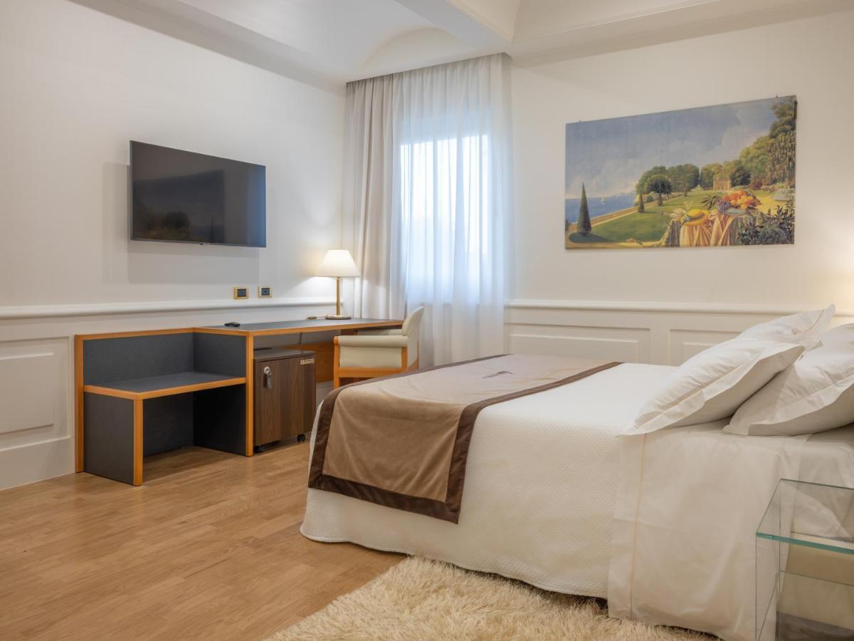 Mirabella Hotel Mirabella Eclano ภายนอก รูปภาพ